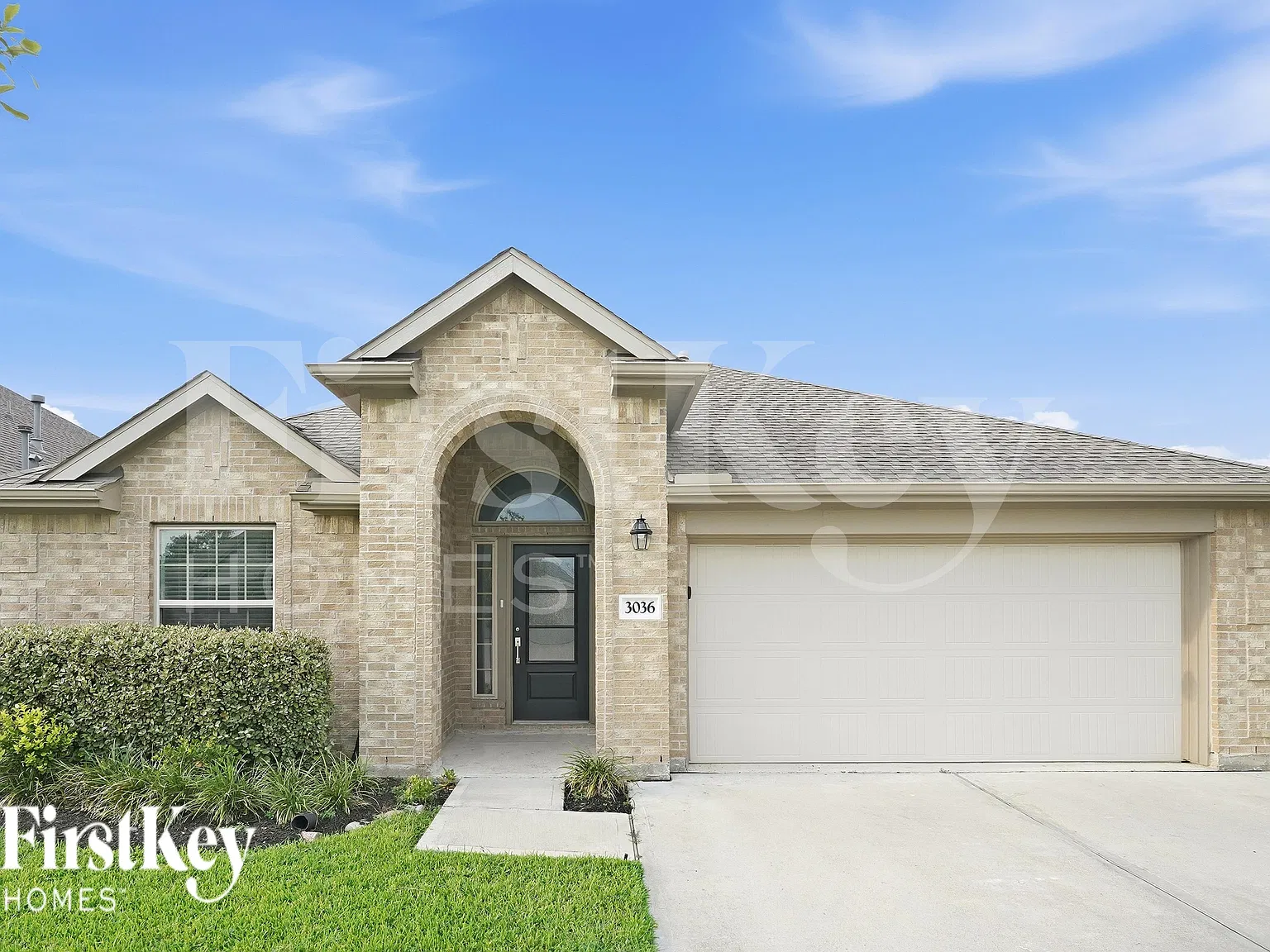 3 bed, 2.0 bath, 1801 sqft, $2,340 — Photo 2