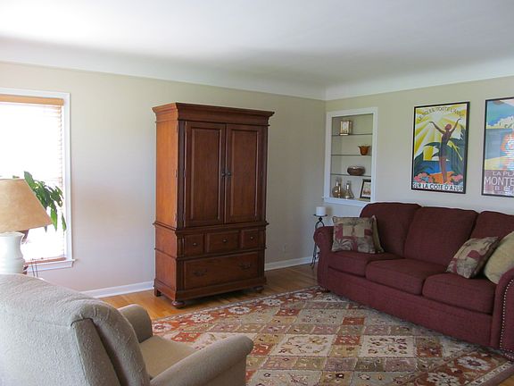 2nd image of 20925 Lakeland St