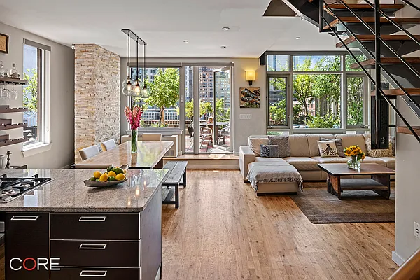 Rented by CORE | media 13