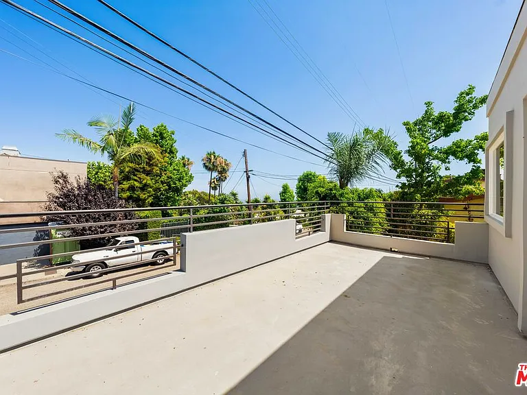 1425 N Tigertail Rd — Photo 24