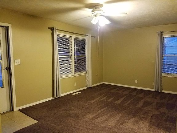 3rd image of 801 Choctaw Ave