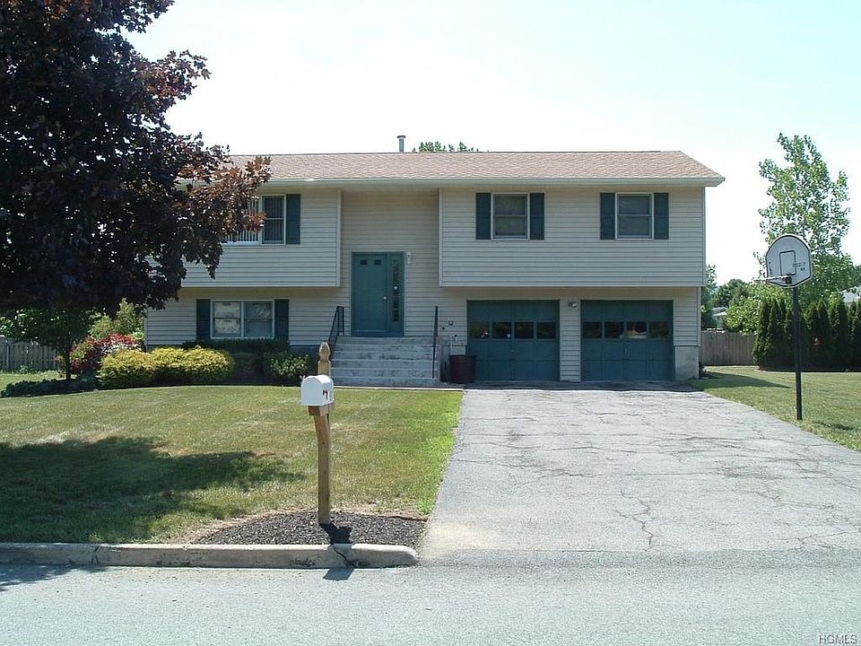 1st image of 27 Guernsey Dr