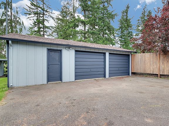 5th image of 14110 2nd Avenue Ct E