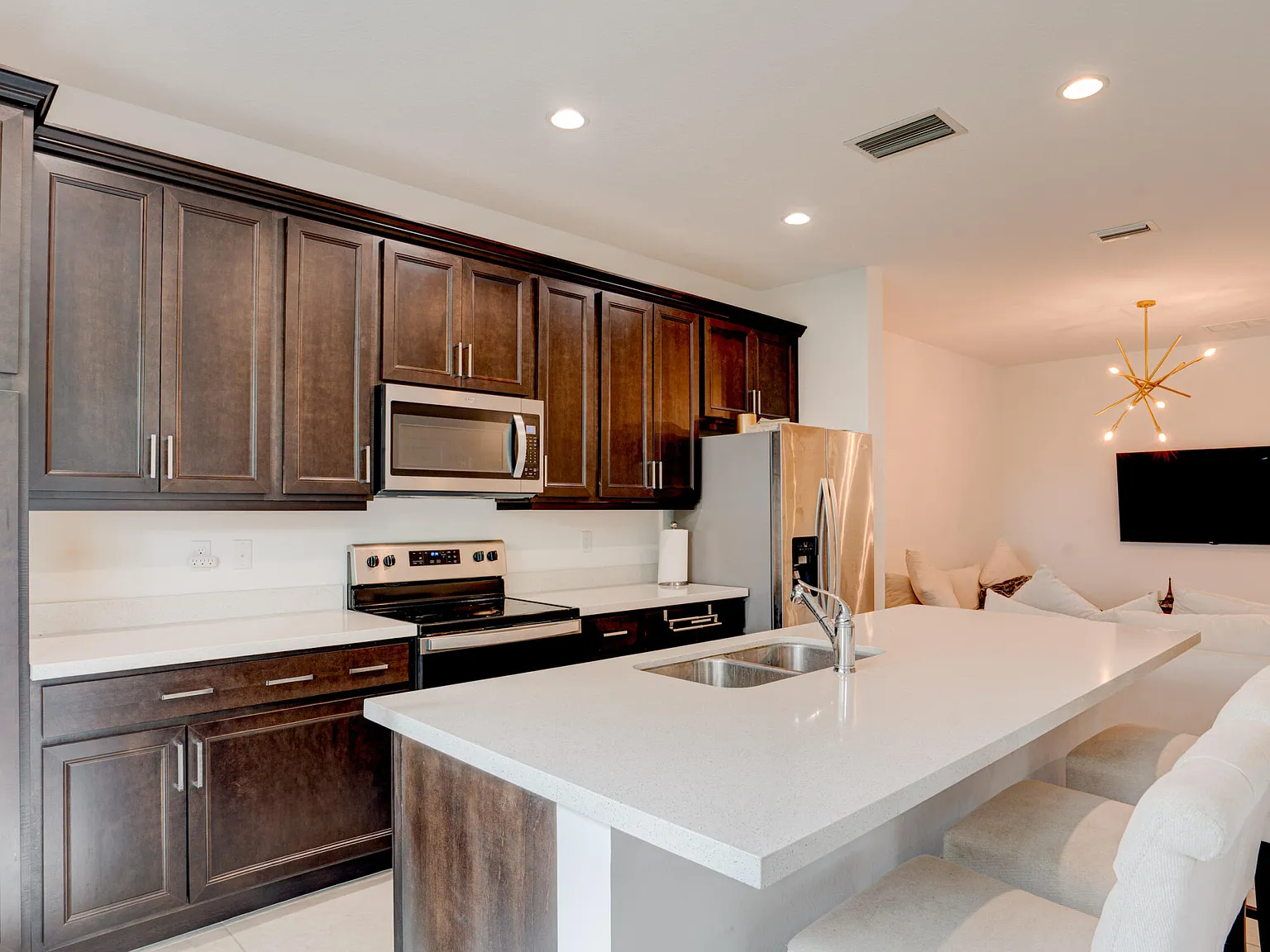 3 bed, 2.5 bath, 1787 sqft, $3,500 — Photo 3
