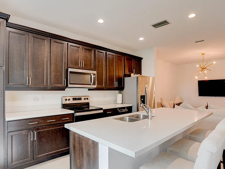 576 Parsons Way — Photo 3
