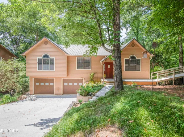 950 Wildwood Garden Dr, Knoxville, TN 37920