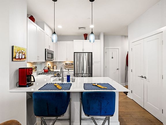 4th image of 65 Washington St #203