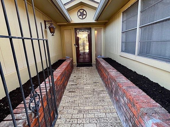 5th image of 3109 Lindenwood Dr