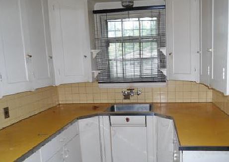 3rd image of 14012 Woodmont Ave