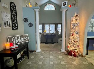 55 Sandy Ln, Gladstone, MI 49837