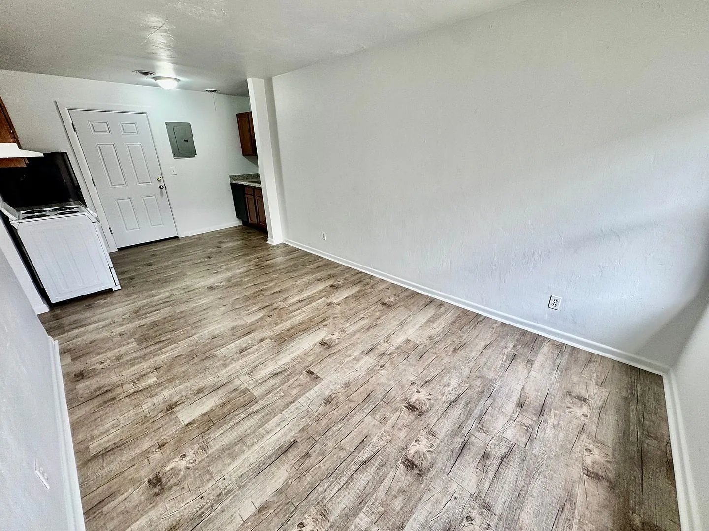 400 Perrin St. — Photo 4