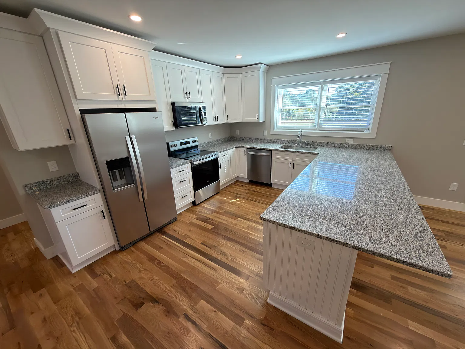 5 bed, 3.5 bath, 2700 sqft, $3,395 — Photo 3