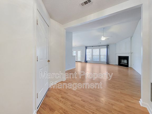 5th image of 11 Brunner Ct