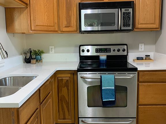 2nd image of 114 Ellinor St