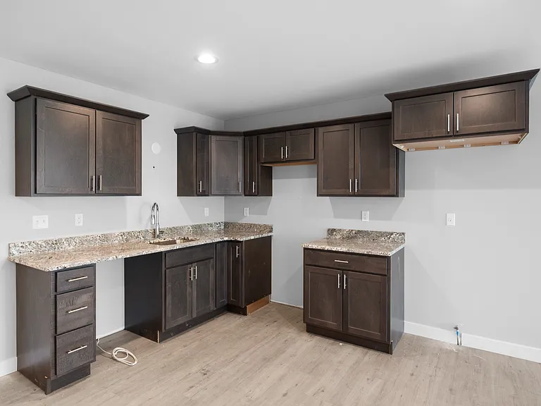 500 Cambridge St — Photo 15