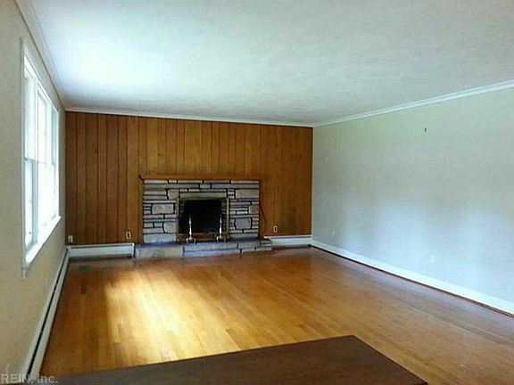 5th image of 1431 Sweet Briar Ave