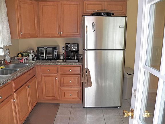 3rd image of 122 Kenney Road