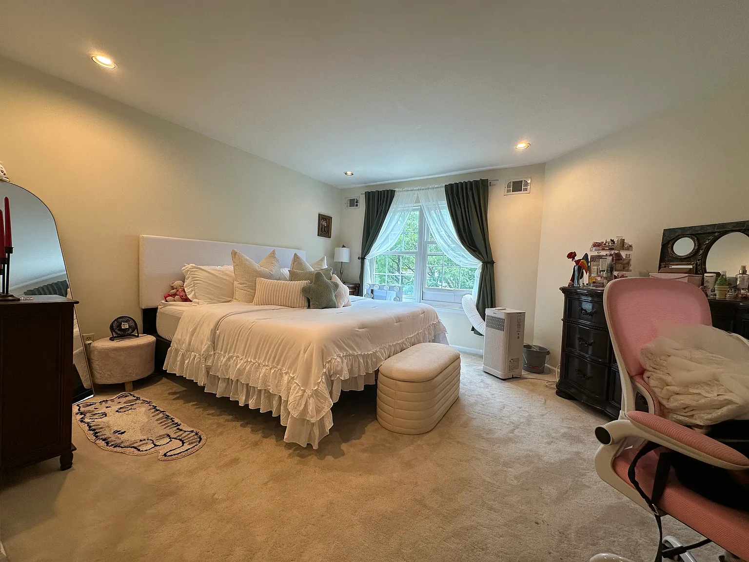 2 bed, 1330 sqft, $3,350 — Photo 4