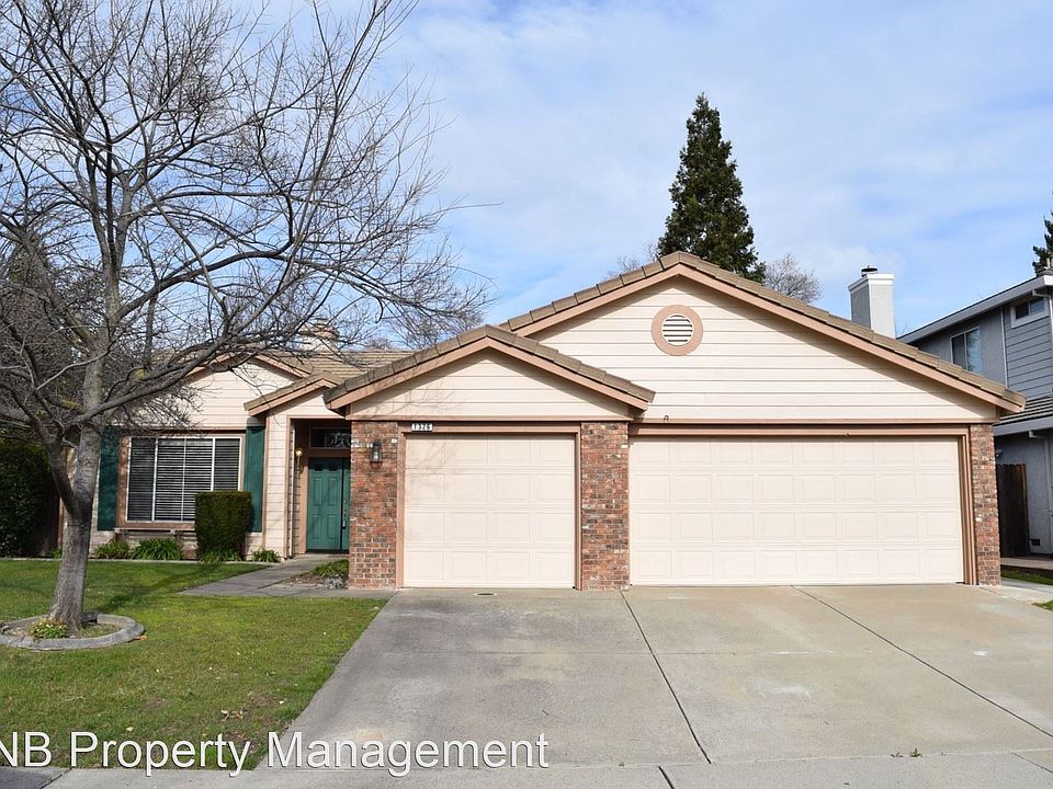 1st image of 1326 Longfellow Cir