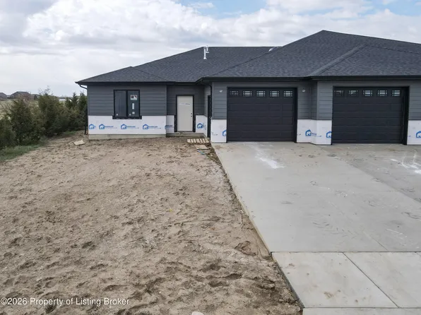 1611 Marilyn Way, Dickinson, ND 58601