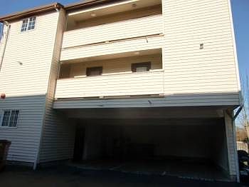 5th image of 11542 Greenwood Ave N APT 5