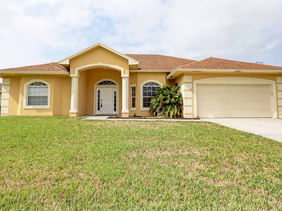 1st image of 1041 SW Alcantarra Blvd