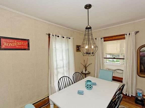 5th image of 11 Nielson Ave