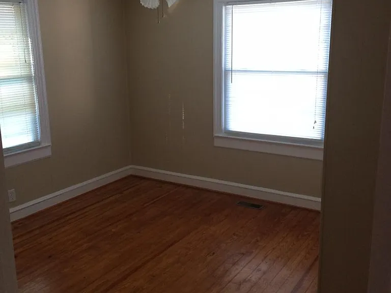 105 Shamrock Country Dr — Photo 2