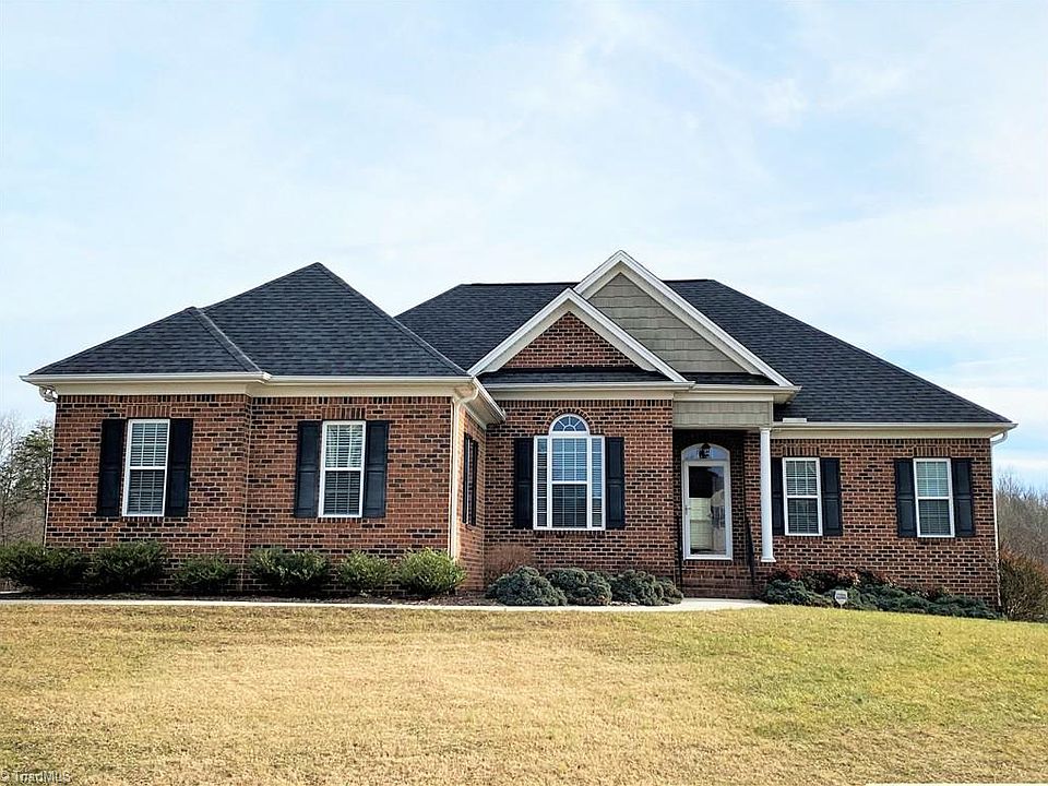 1st image of 185 Northcrest Dr