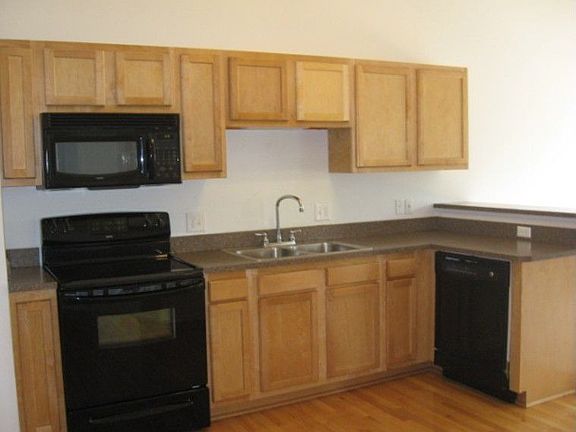 3rd image of 5621 Pinehurst Dr
