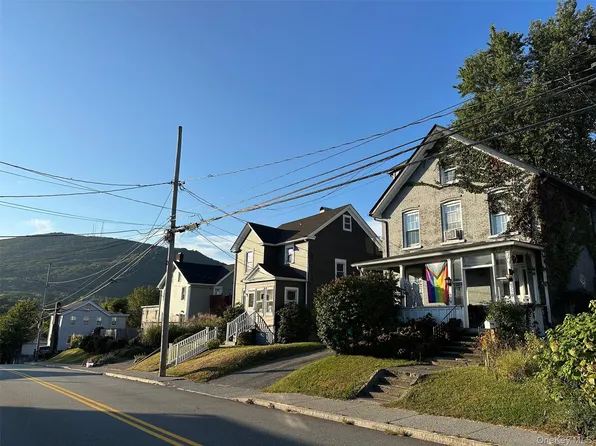 369 Verplanck Ave, Beacon, NY 12508
