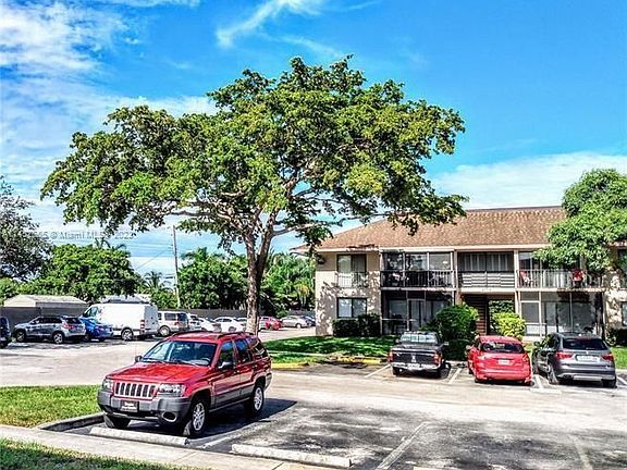 4th image of 5841 Washington St APT 60