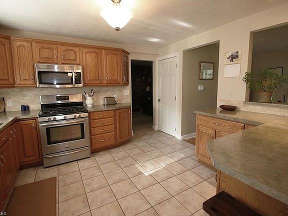 5th image of 4502 Country Club Ln