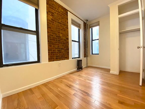 3rd image of 221 E 28th St #3K