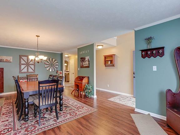 3rd image of 735 Princess Ct