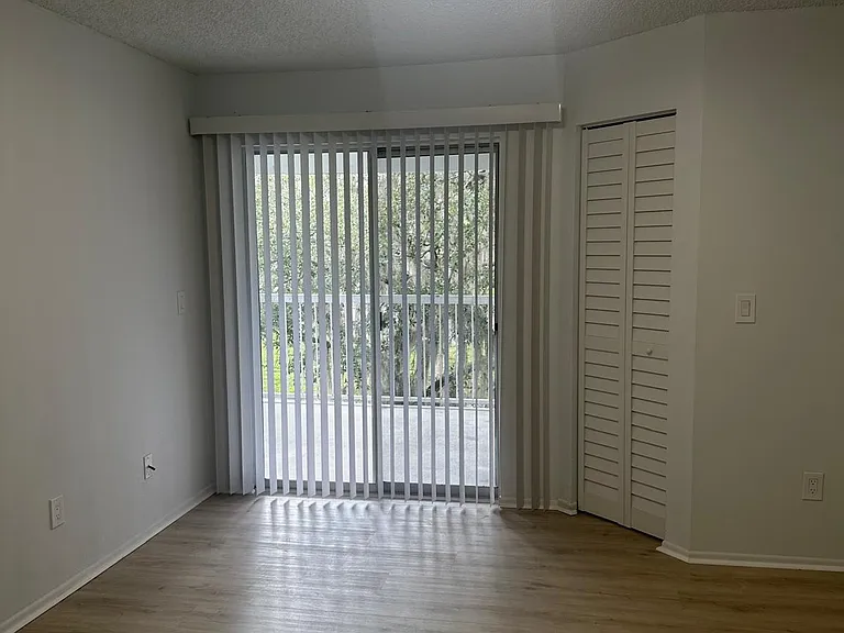 2569 Grassy Point Dr #303 — Photo 8