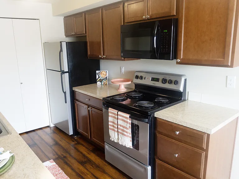 Heritage Grove — Photo 10