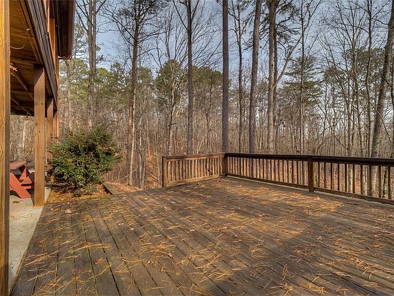 5th image of 544 Eagle Mountain Dr E