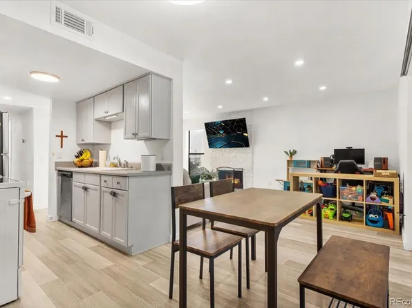 6480 S Dayton Street #M04, Englewood, CO 80111