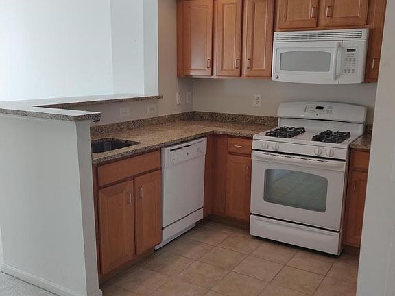 2nd image of 4480 Market Commons Dr Unit 613
