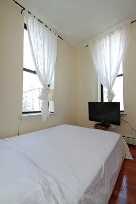 Rented by Azulay Group | media 24