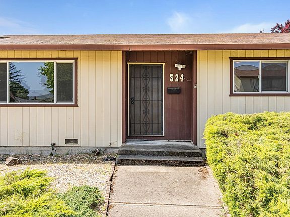 3rd image of 324 Eastwood Drive
