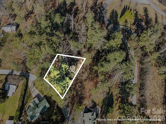 2nd image of 522 Bonner St