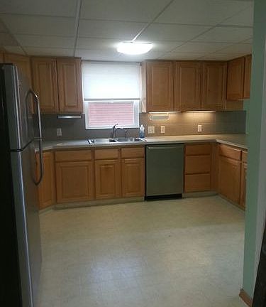4th image of 861 E Westminster Ave