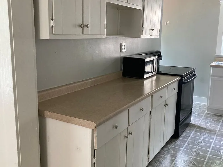 504 Henry St — Photo 19