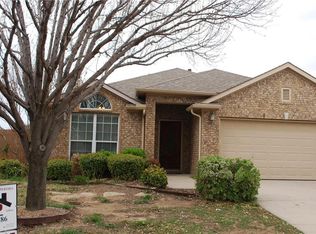 200 Sandpoint Dr, Mansfield, TX 76063