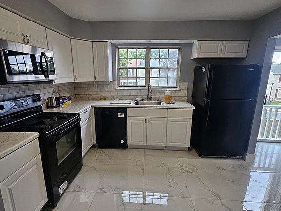 5th image of 13117 Thackery Pl