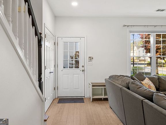 5th image of 1215 Whitestone Rdg