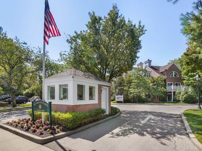 51 Forest Avenue APT 125, Greenwich, CT, 06870