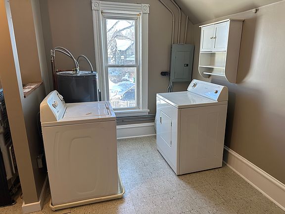 4th image of 1515 Adams St NE #2